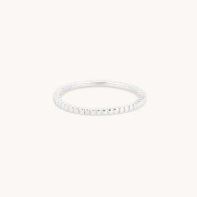 Astrid &amp; Miyu Ridged Band Ring In Solid White Gold