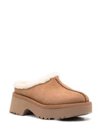 Ugg Woman New Heights Cozy Clog Shoes In Brown