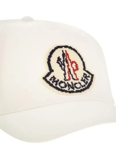 Moncler Men Baseball Cap With Logo In White