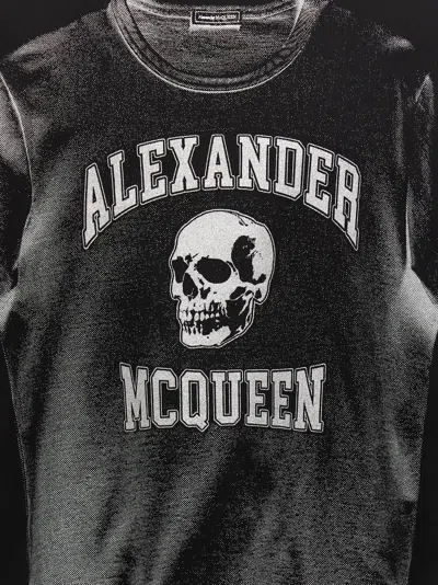 Alexander Mcqueen Logo Print T-shirt In Black