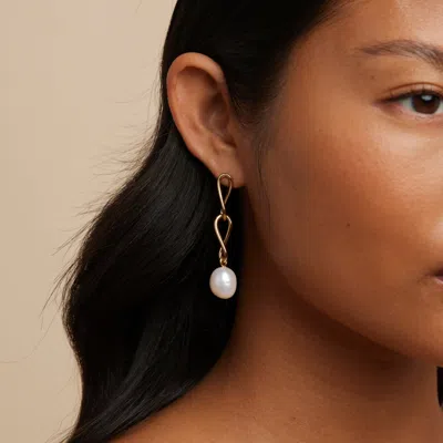 Astrid &amp; Miyu Infinity Pearl Statement Studs