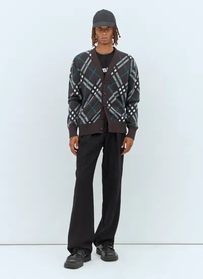 Burberry Checked V-neck Buttoned Cardigan In Gray
