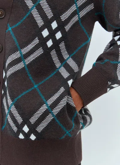 Burberry Checked V-neck Buttoned Cardigan In Gray