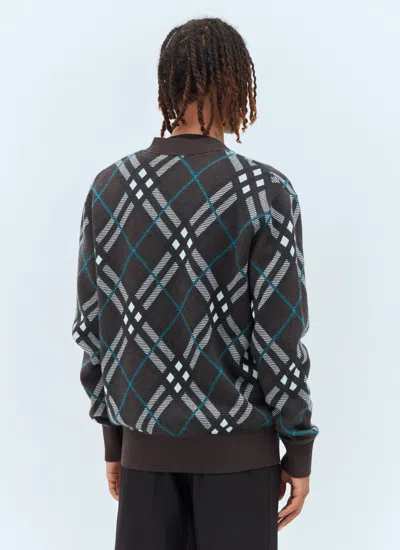Burberry Checked V-neck Buttoned Cardigan In Gray