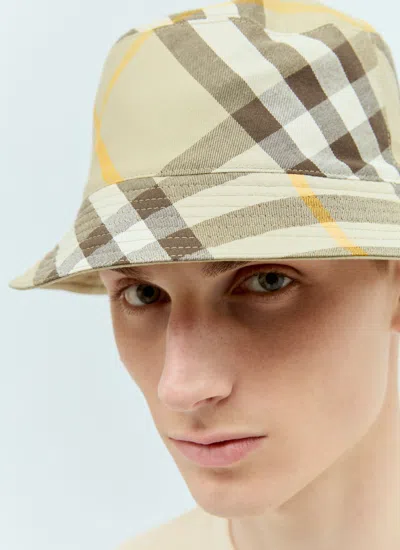 Burberry Reversible Bucket Hat In Cream
