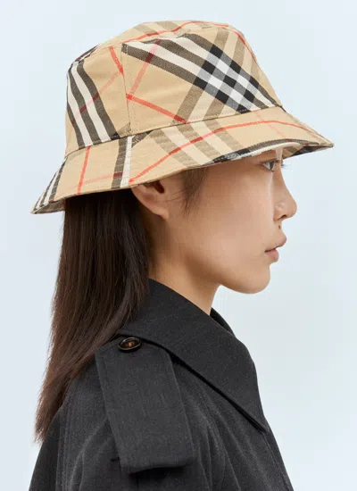 Burberry Checkered Pattern Bucket Hat With Logo Embroidery In Cream