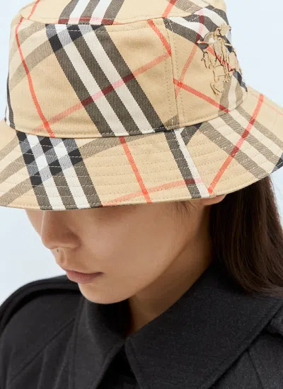 Burberry Checkered Pattern Bucket Hat With Logo Embroidery In Cream