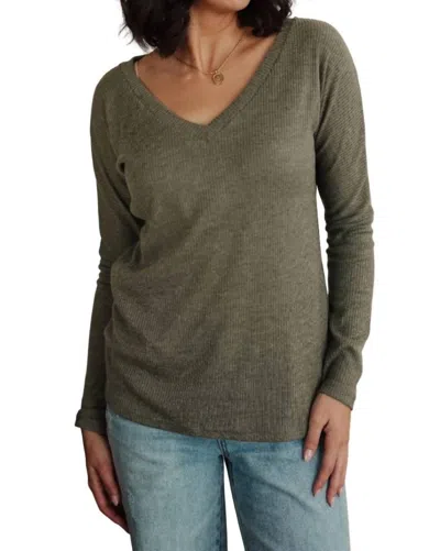 One Eleven North On A Roll Ribbed Knit V Neck Long Sleeve Top In Olive In Green