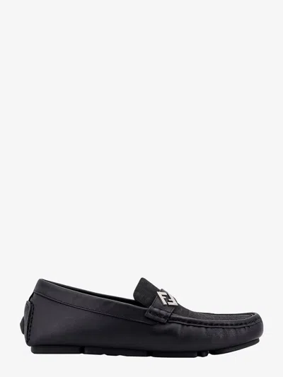 Fendi Round Toe Textured Leather Loafers In Black