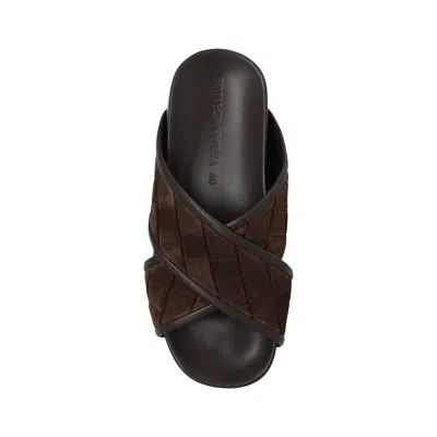 Bottega Veneta Tarik Intrecciato Suede Leather Slides In Brown