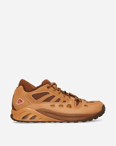 Nike Acg Air Exploraid Sneakers Flax In Red