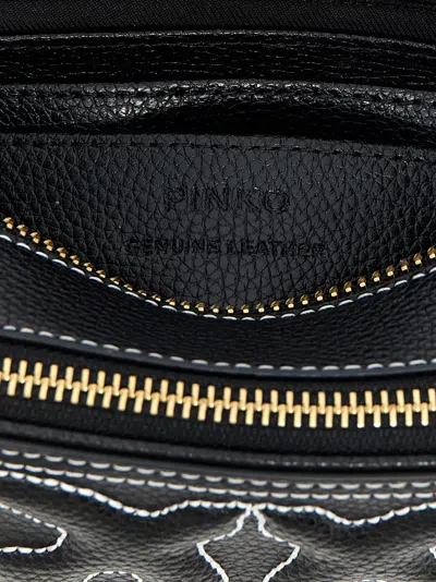 Pinko Borsa A Tracolla Nera Carrie Con Logo Love Birds In Rilievo In 黑色的