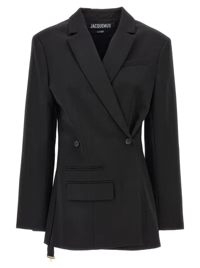 Jacquemus Tibau Asymmetric Double-breasted Grain De Poudre Wool Blazer In Black