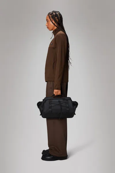Rains Trail Mountaineer Messenger Bag In Black