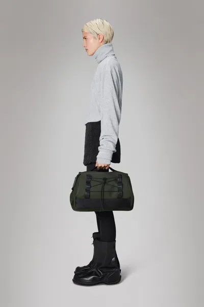 Rains Trail Mountaineer Messenger Bag In Green