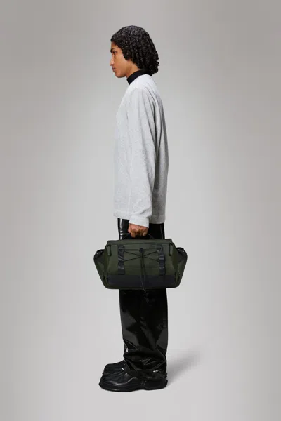 Rains Trail Mountaineer Messenger Bag In Green