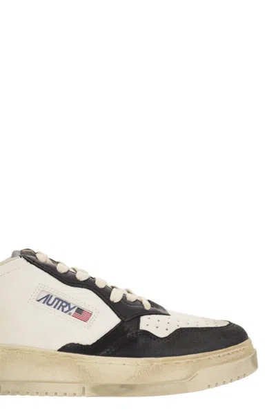 Shop Autry Super Vintage Low Leather Sneakers In Multicolor