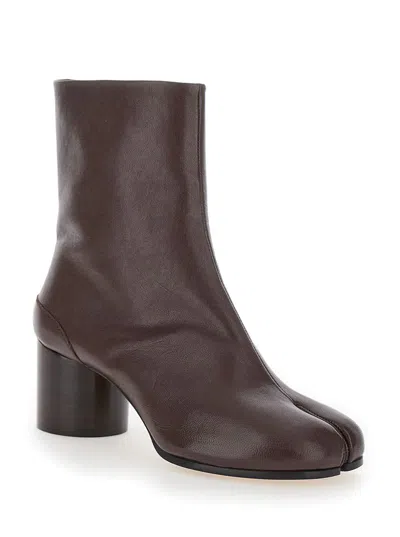 Shop Maison Margiela 'tabi' Brown Ankle Boots With Pre-shaped Toe In Leather Woman