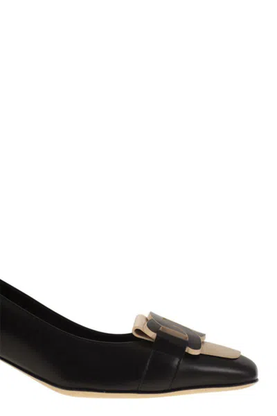 Tod's Women's Leather Pumps With Chain In Black