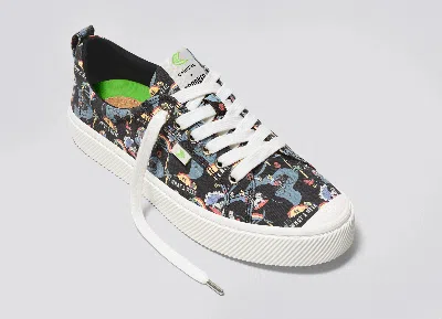 Cariuma Crooked Oca Low Black Graphic Print Canvas Sneaker Women In Crooked Black Graphic Print