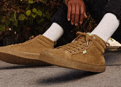 Cariuma Oca Suede High-top Sneakers In All Black