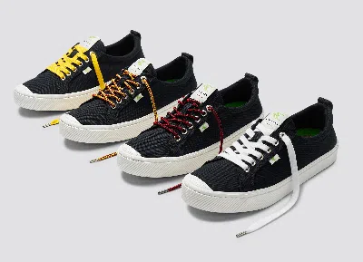 Cariuma Oca Low-top Suede Sneakers In Black