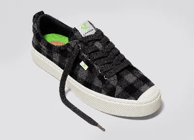 Cariuma Oca Low Plaid Organic Cotton Sneakers In Black Plaid
