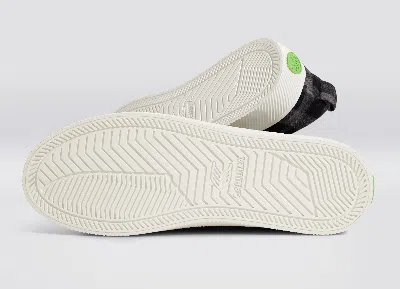 Cariuma Oca Low Plaid Organic Cotton Sneakers In Black Plaid