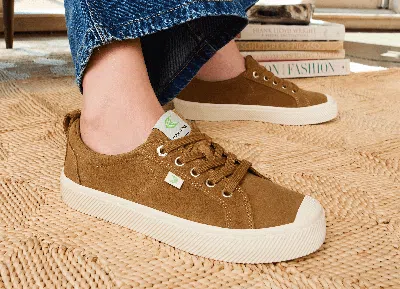 Cariuma Oca Low-top Canvas Sneakers In Black