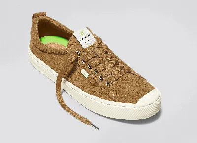 Cariuma Oca Low Camel Suede Sneaker Women In Camel Brown