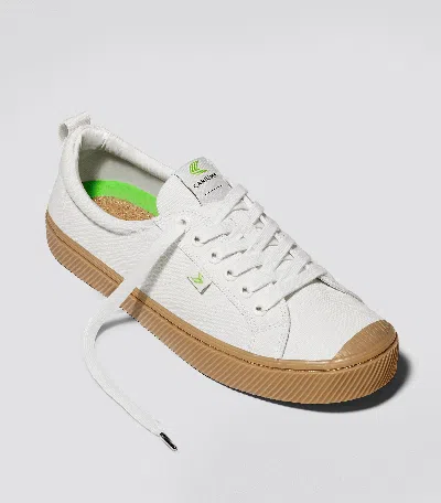Cariuma Oca Organic Cotton Sneakers In Gum Off-white