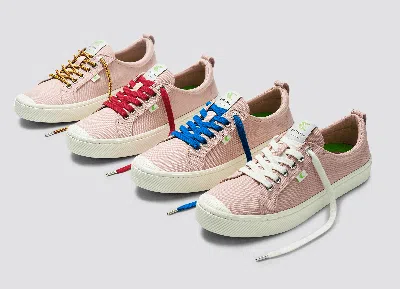 Cariuma Oca Low Rose Canvas Sneaker Women In Rose Red