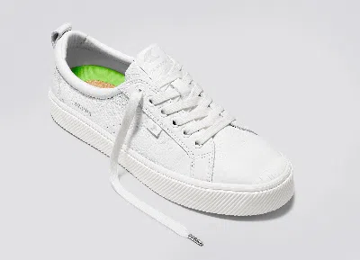 Cariuma Oca Low In White Premium Leather
