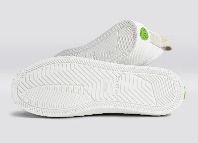 Cariuma Oca Sneakers In White Premium Leather/off-white Vintage Suede