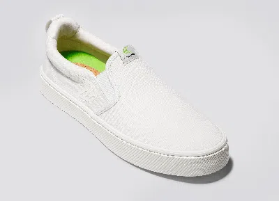 Cariuma Slip On Off-white Canvas Sneaker Men In Off-white