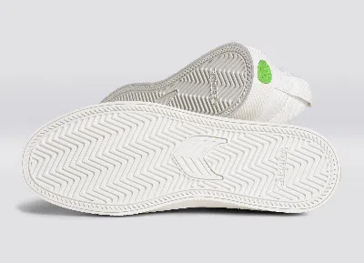 Cariuma Slip On Off-white Canvas Sneaker Men In Off-white