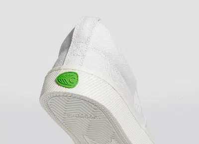 Cariuma Slip On Off-white Canvas Sneaker Men In Off-white