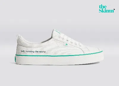 Cariuma The Skimm Oca Low Off-white Canvas Sneaker Men In The Skimm White