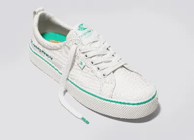 Cariuma The Skimm Oca Low Off-white Canvas Sneaker Men In The Skimm White