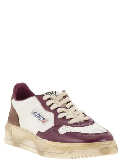 Autry Medalist Low Super Vintage Sneakers