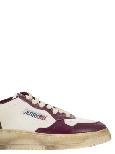Autry Medalist Low Super Vintage Sneakers