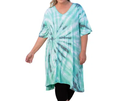 On The Plus Side Short Sleeve V-neck Cara Tunic - Plus In Seafoam In Green