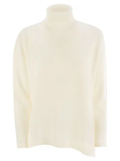 Vanisé Turtleneck Ribbed Sweater In Gold