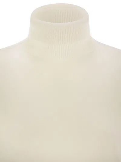 Vanisé Turtleneck Ribbed Sweater In Gold