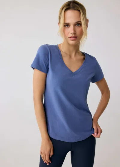 Lole Effortless V-neck Shirt In Ironstone