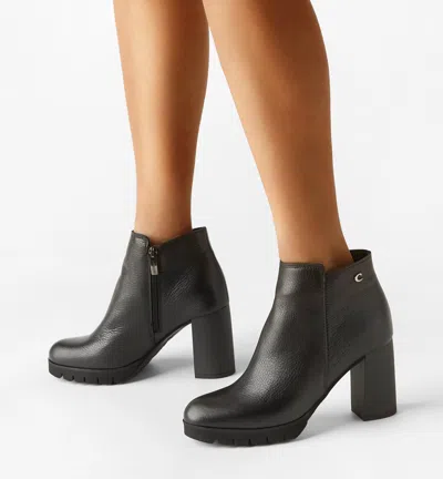 La Canadienne Maya Leather Zip Ankle Booties In Black