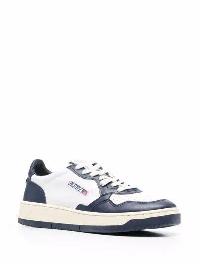 Shop Autry Sneakers Medalist Low Bicolor