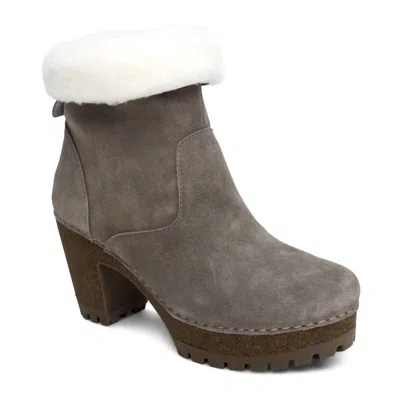 Aetrex Scarlett Boot In Mushroom In Grey