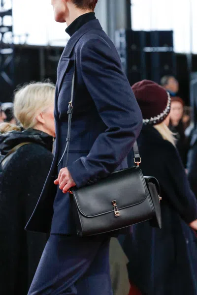 Gabriela Hearst Medium Leonora Bag In Black Leather In Black