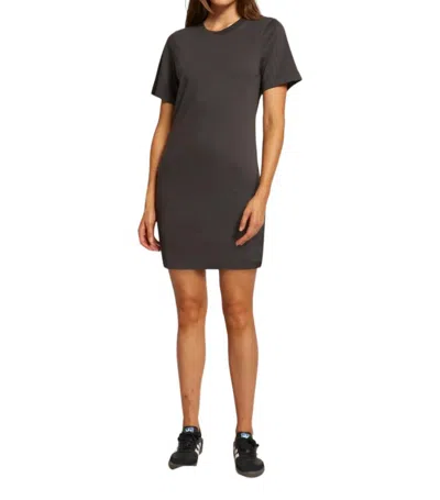 Perfectwhitetee Tiegan Short Sleeve Dress In Vintage Black In Black